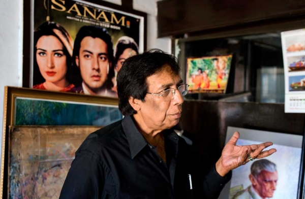 Movie poster artist Sarfraz Iqbal in his Lahore studio in September 2014. (Saad Sarfraz Sheikh)
